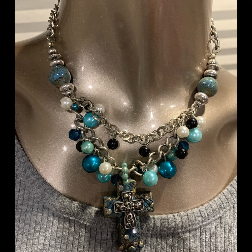 Super cute fun necklace 💥